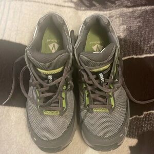 Vasque like new goretex women’s shoes